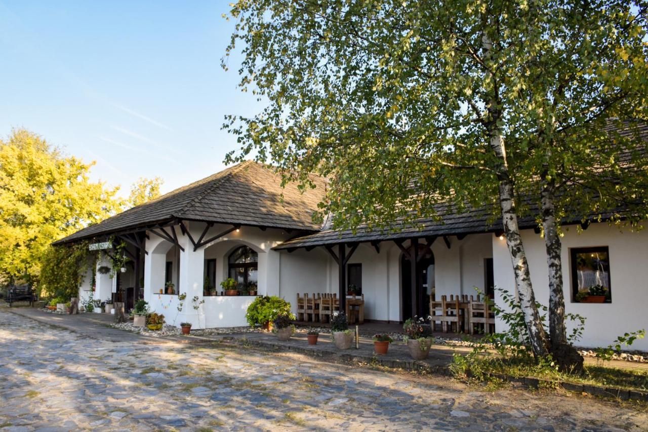 Bohem Birtok Es Csarda Otel Zamárdi Dış mekan fotoğraf
